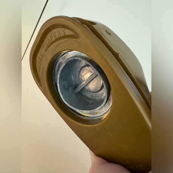 Paper Shapers by EK Success 1 & 3/4 inch circle paper punch in great condition. - Picture 2 of 4